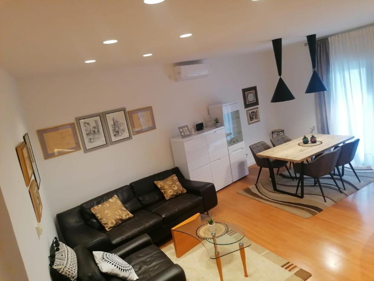 Apartment Pino Zadar Eksteriør billede